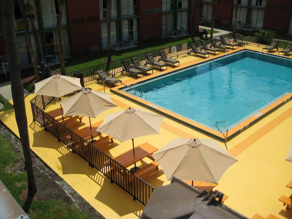 B&B HOTEL Orlando International Drive near Universal - Newly Renovated
