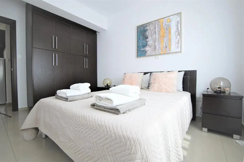 Oracle C-102 1 Bedroom