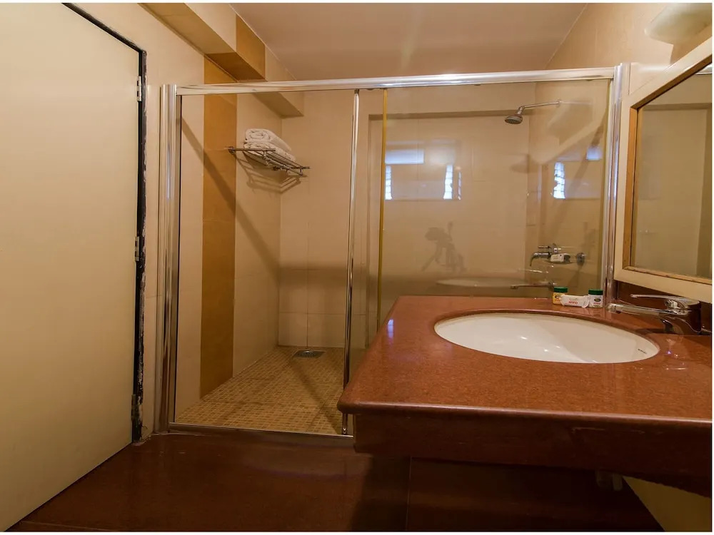 OYO 1152 Hotel Sun INN