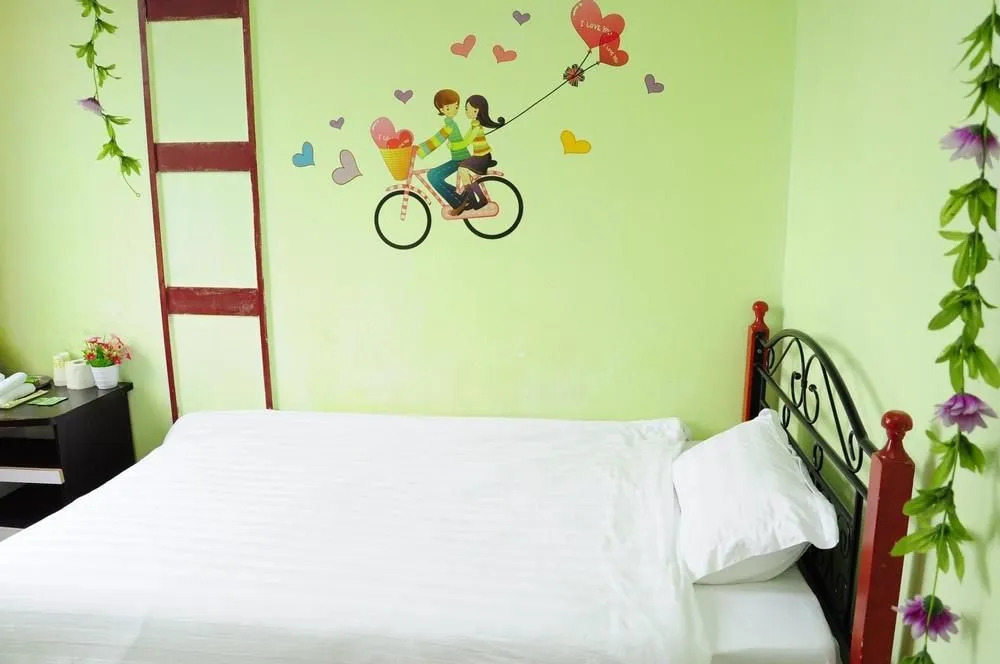 Guangzhou 18 Years Old Apartment