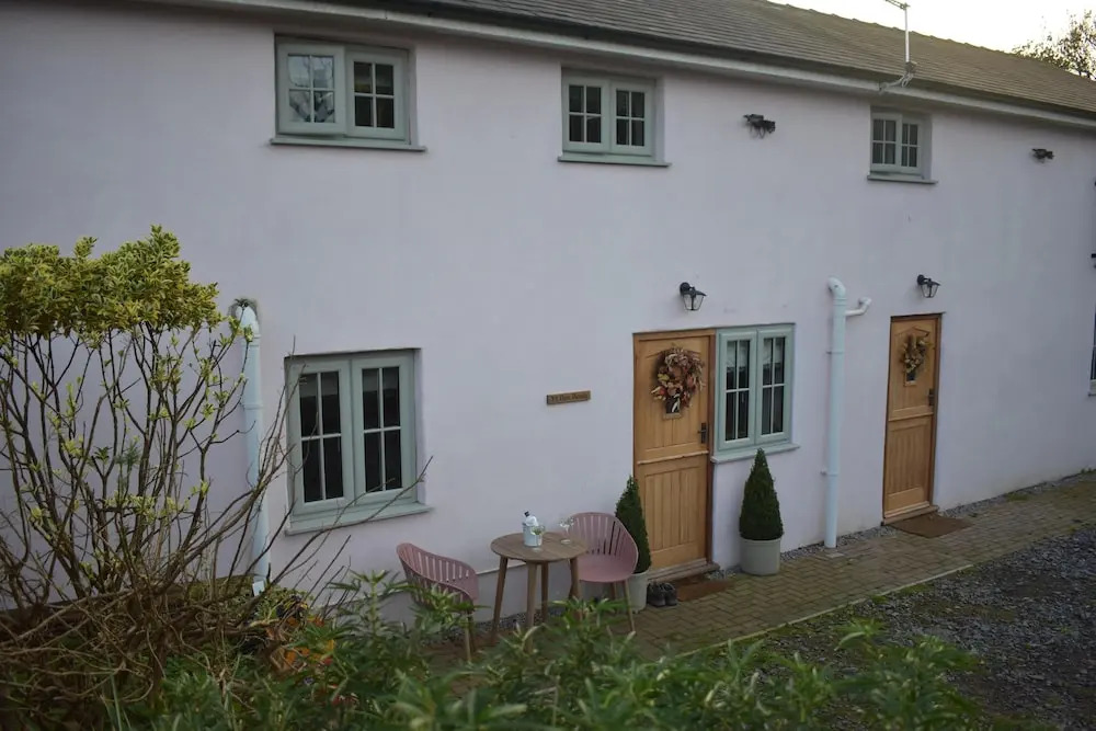 Yr Hen Beudy, Barn Conversion, Sleeps 4, Dogs Ok