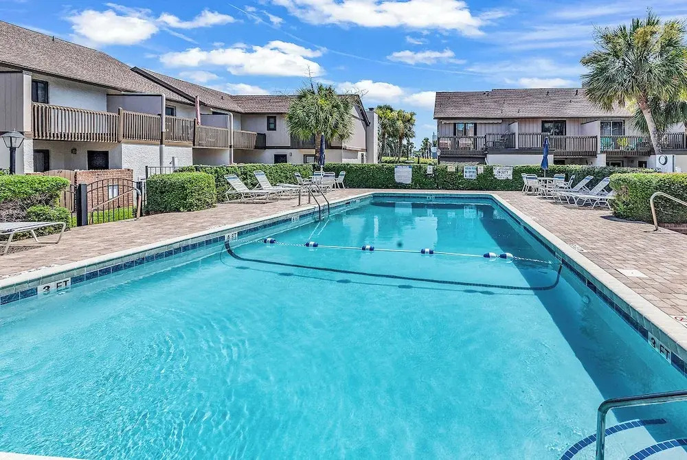 650 Feet to the Beach! Arcadian Shores Townhome