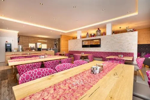 Enjoy The Alps - Aparthotel