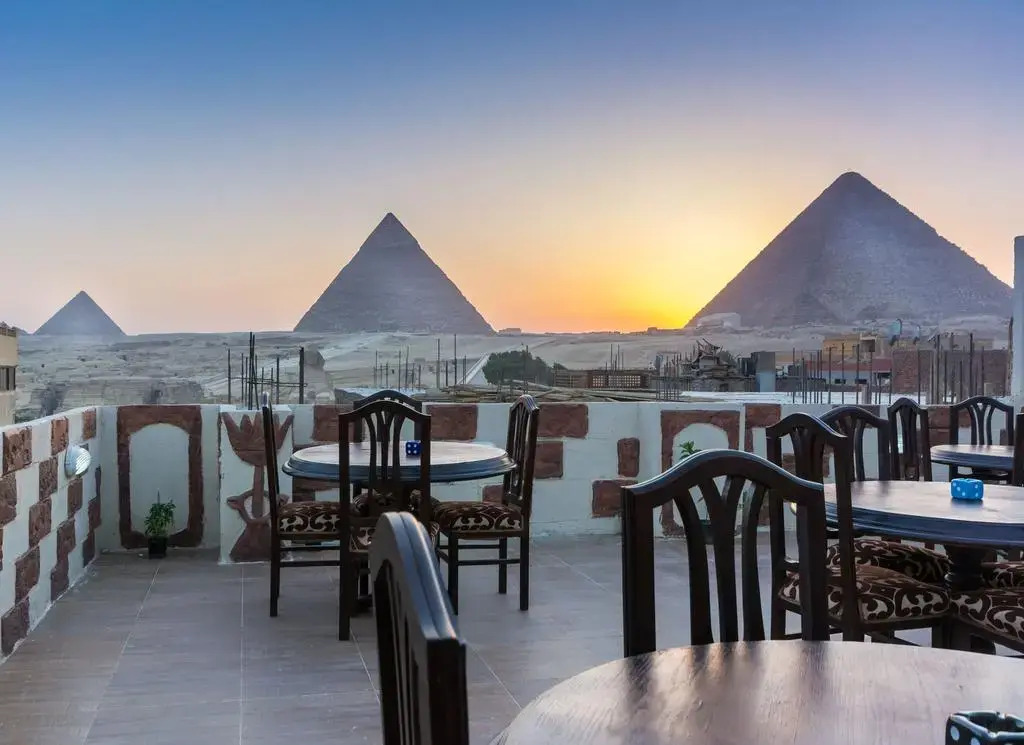 City pyramids inn
