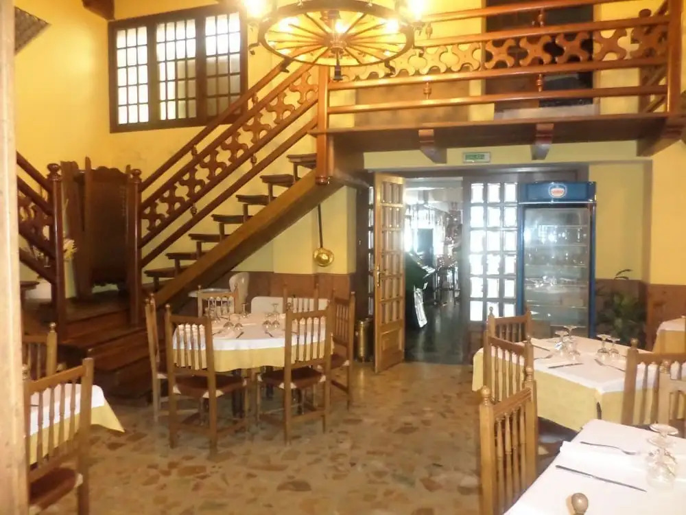 Hostal Restaurante Lujuan
