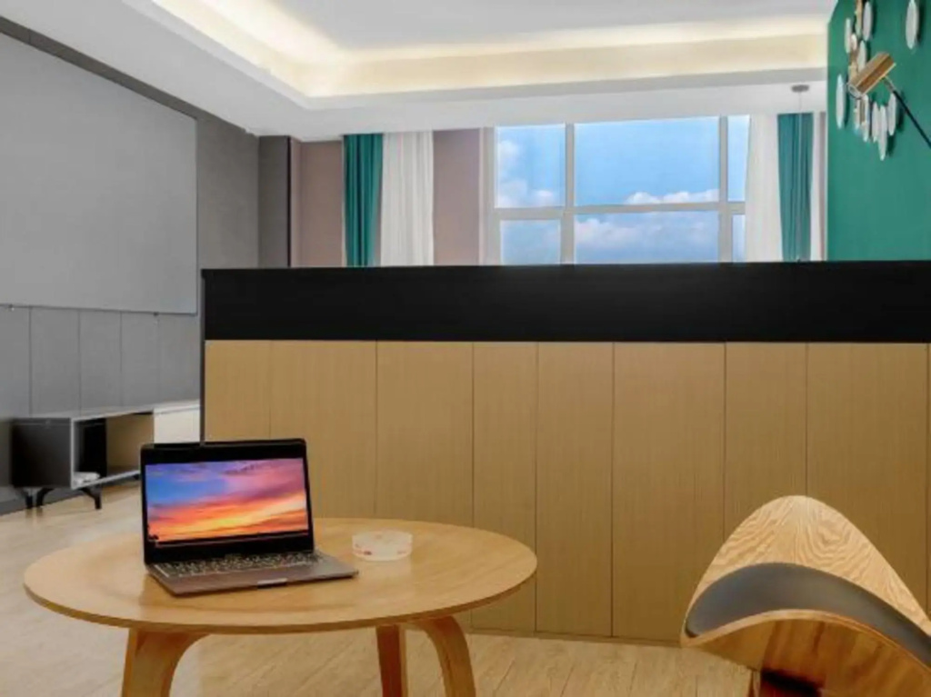 Futuelife hotel (Yunda West Road Yangputou MTR Station)