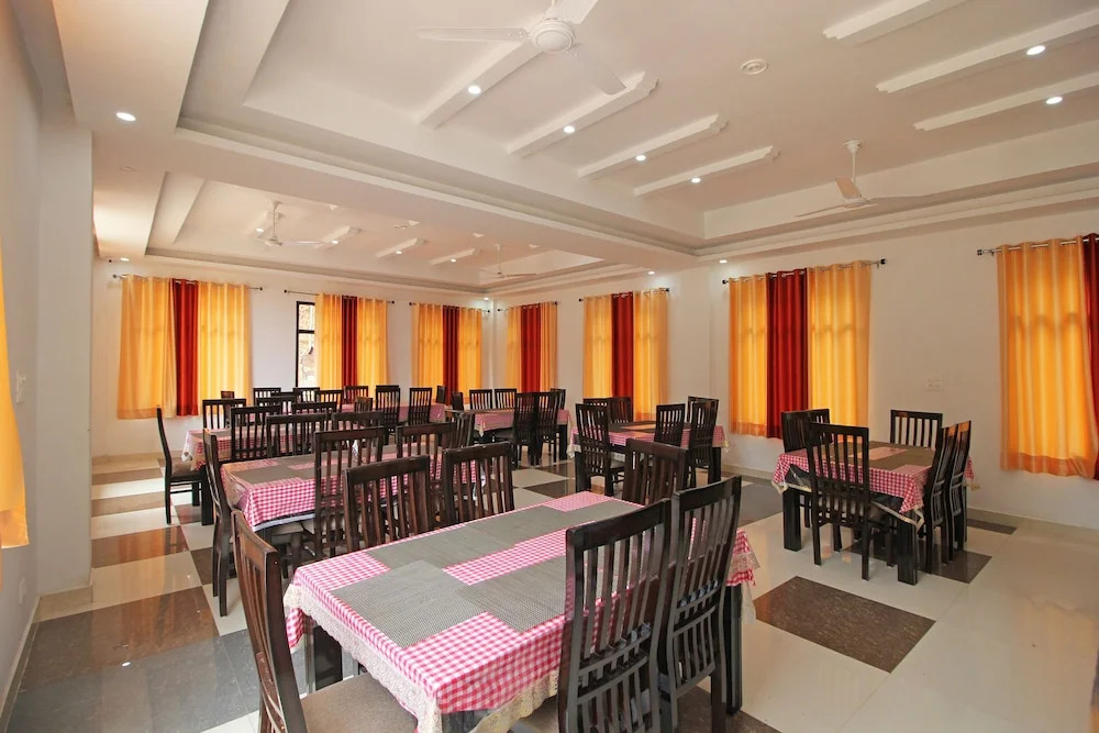 OYO 5509 Hotel Chandni
