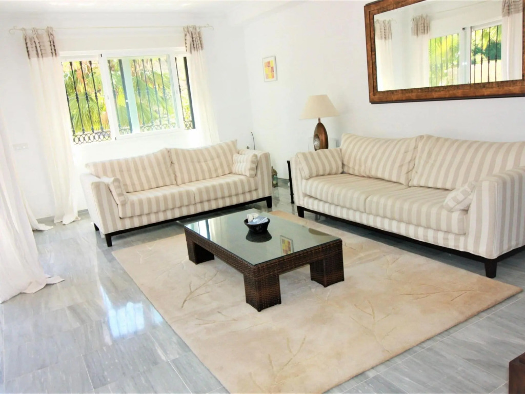 Amazing holiday home in Alhaurín El Grande with pool