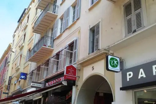 Intérieurs-Cour
