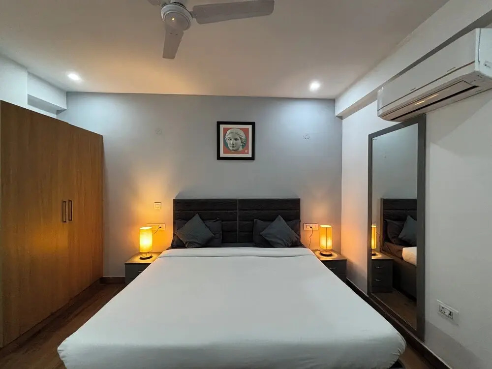 Housr Sector 43 Gurgaon Paras Hospital