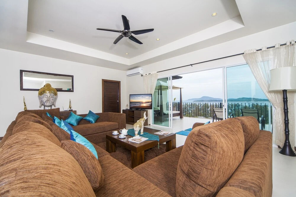 Villa Hin Fa 8 Bed Seaviews in Extensive Modern Grandeur