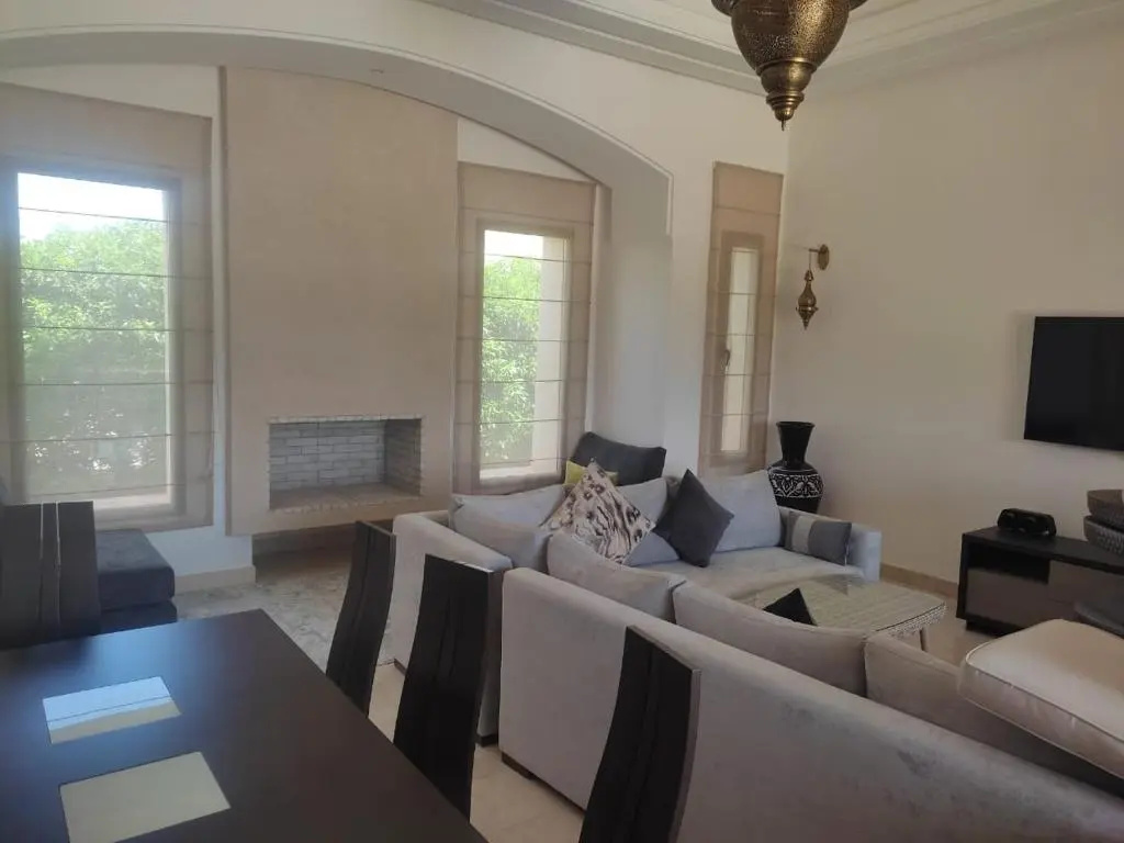 Villa isolée 4 façades avec piscine