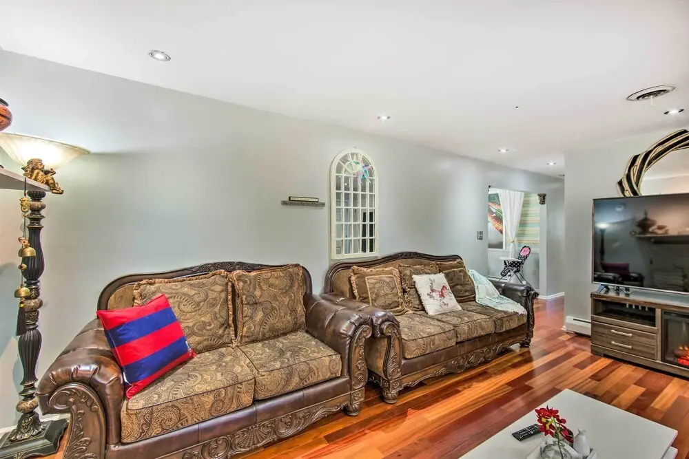 Spacious Palmyra Home w/ Fire Pit & Deck!