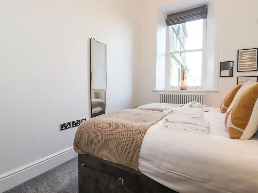 The Wilfred Suite Stone Cross Mansion