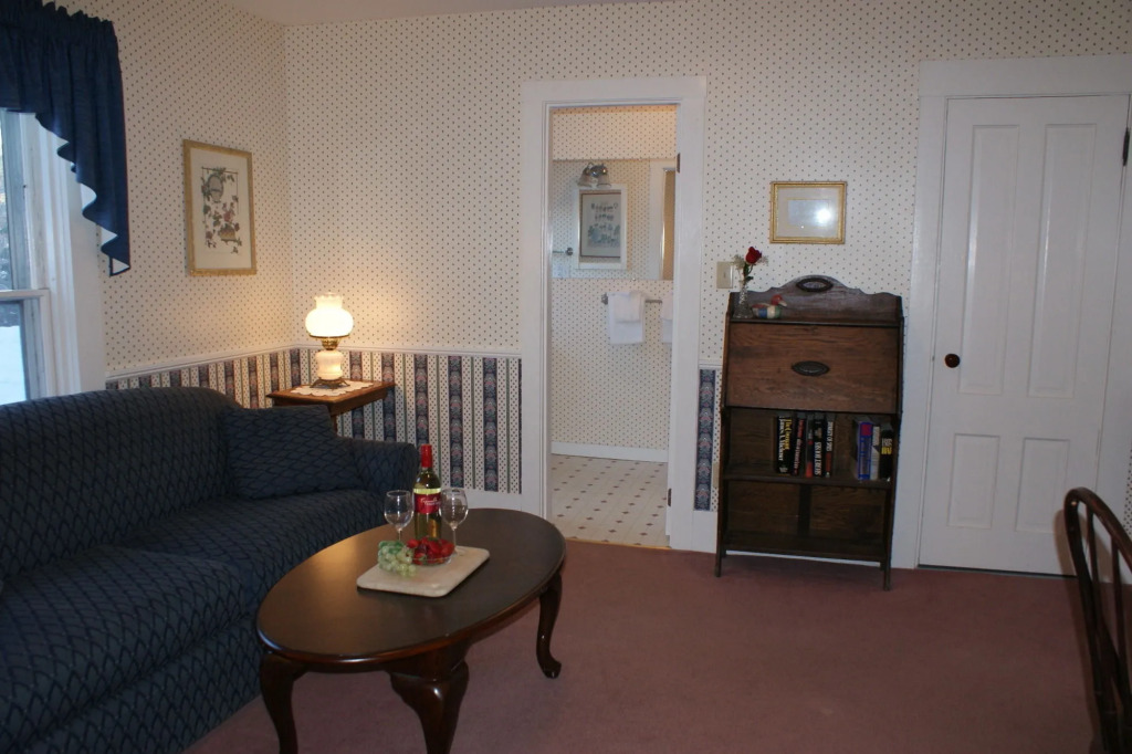 Echo Lake Inn