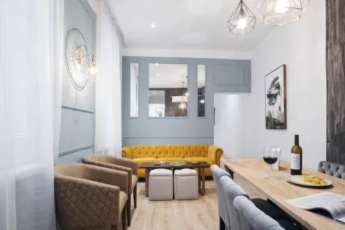 Homeabout Cibeles Apartment Ii