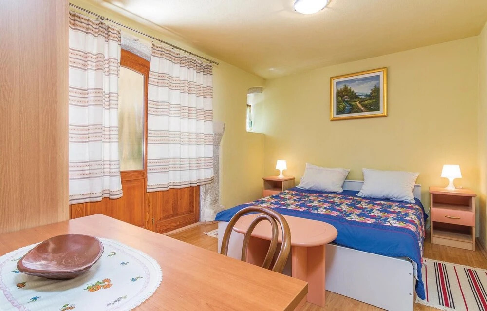 Stunning Home in Porec With Wifi and 2 Bedrooms