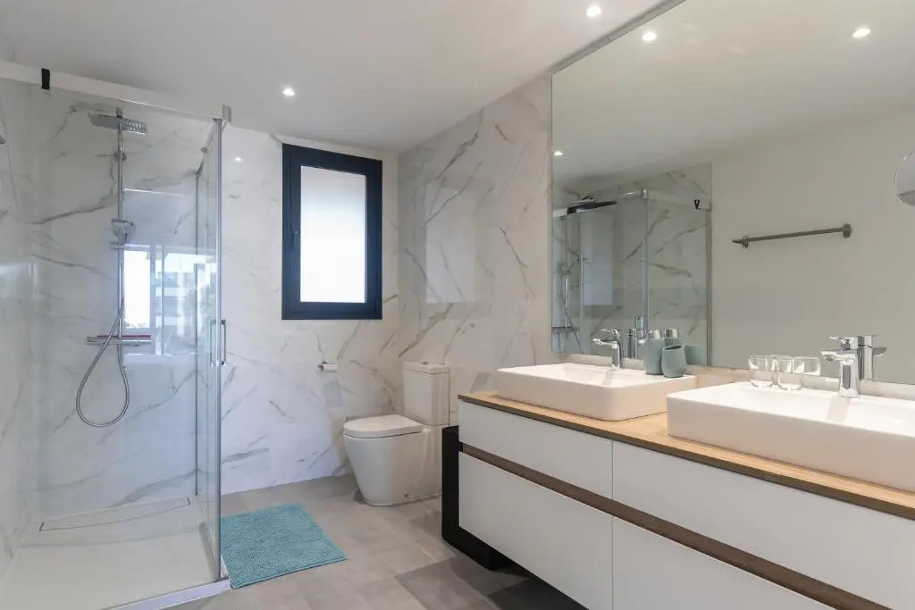 Modern 3bed apartment with sea view