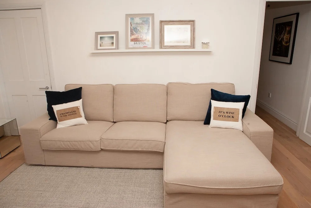 2 Bedroom Apartment in Prime Clifton Location