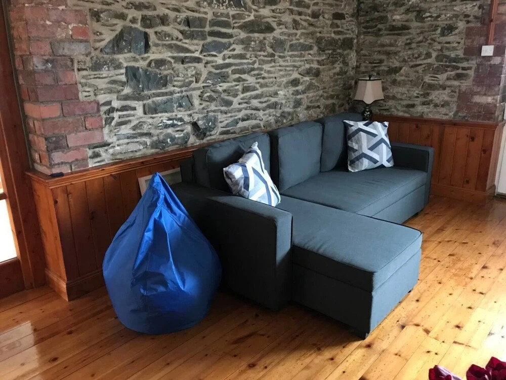 Lovely Apartment Overlooking the Harbour & bay