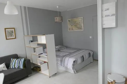 Studio proche gare St Jean