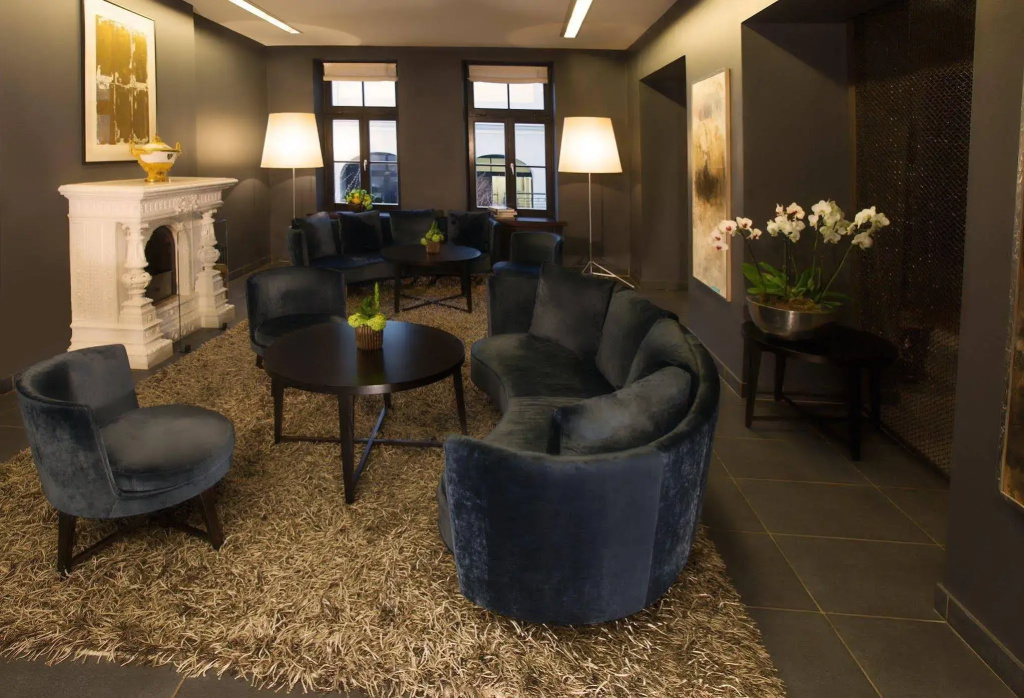 Отель Bergs Suites