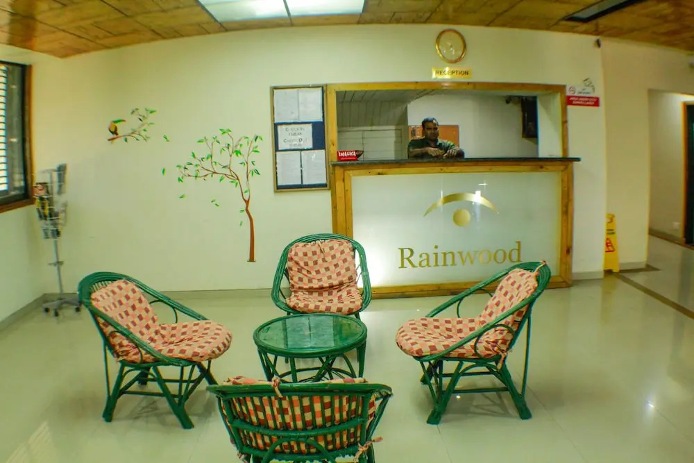 OYO 13328 Rainwood Residency