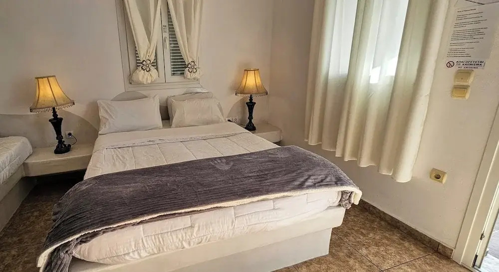 Hotel Pleasure Blackbeach Santorini