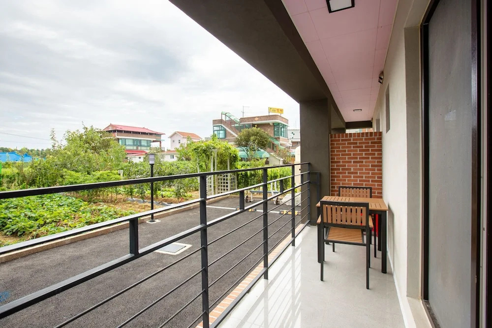 Yangyang Pink Beach Pension