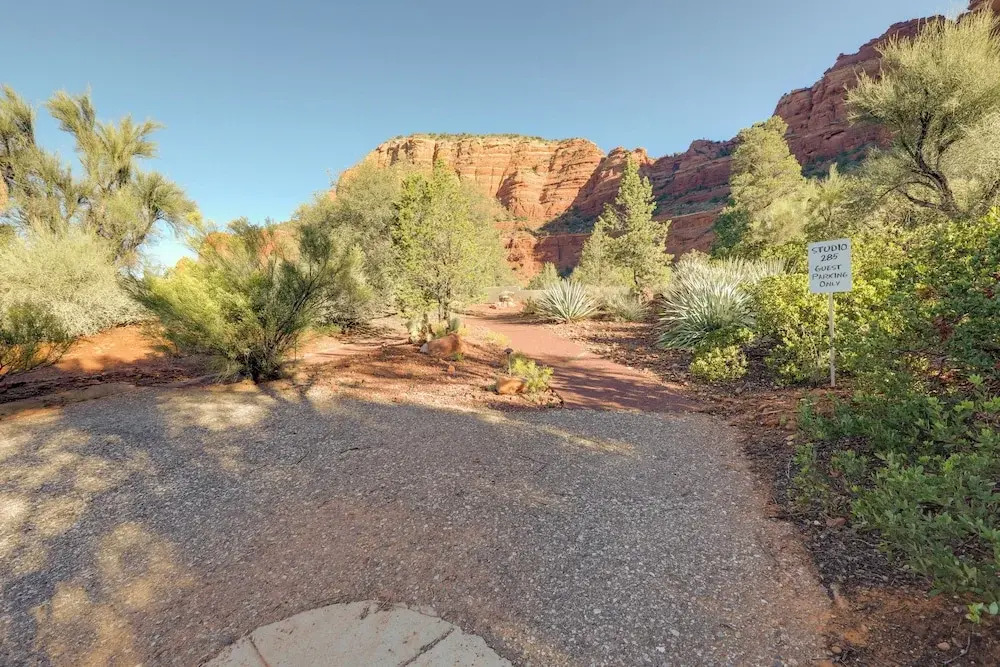 Amazing Views & On-site Hiking: Sedona Studio