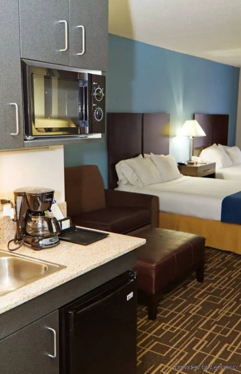 Holiday Inn Express & Suites Greenville-Downtown by IHG