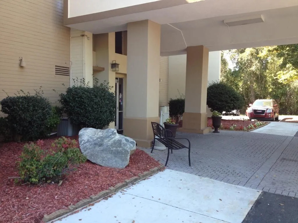 Отель Four Points by Sheraton Charlotte Airport
