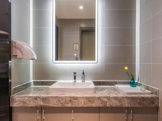 Homeinn Selected Hotel (Lvliang Lishi Longfeng North Street Xingsheng Road)