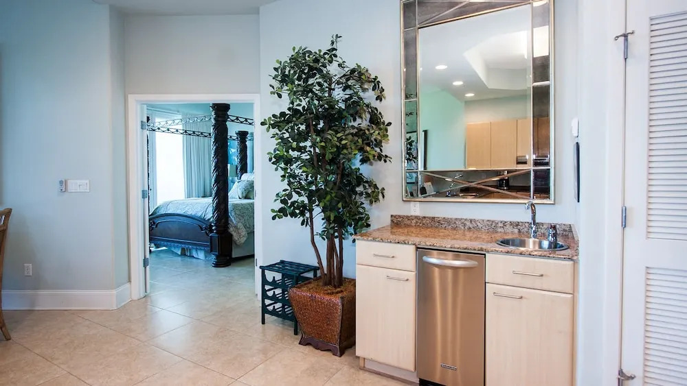Waterfront Condo With Bay and Gulf Views - Unit Crb0108