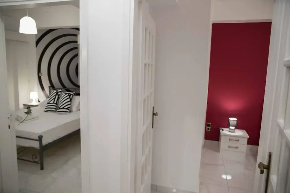 Cozy Apartment With sea View Next to Marina Zeas