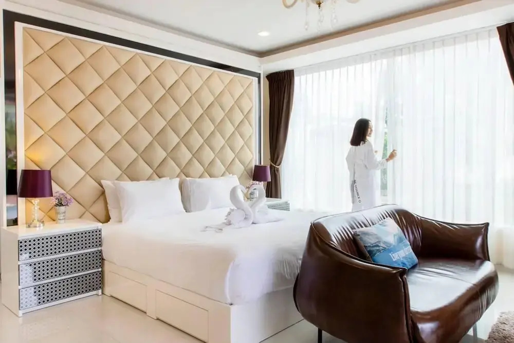 Kan & Kan Luxury Pool Villa Hua Hin with all bathtub