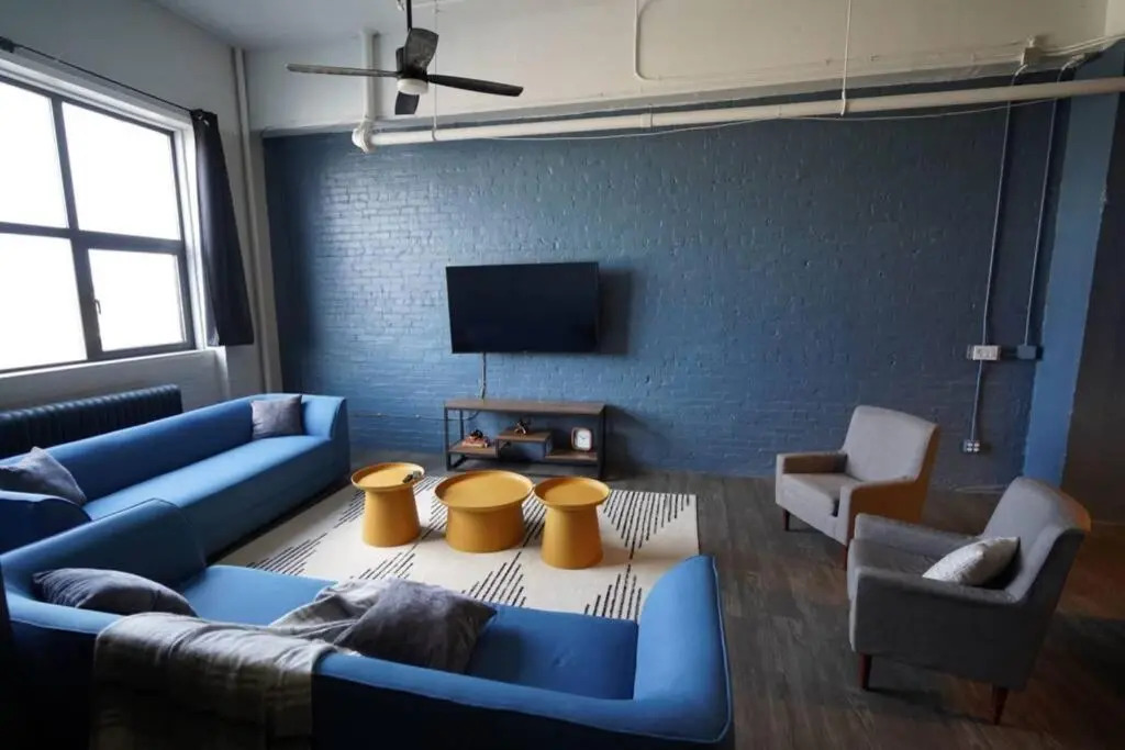 3E *New* Huge! Spacious 3 Bedroom in Oakland that sleeps 12!