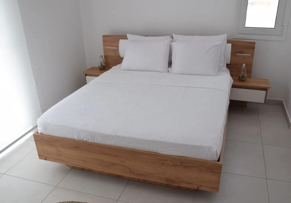Tala Luxury apartments with pool by Raise