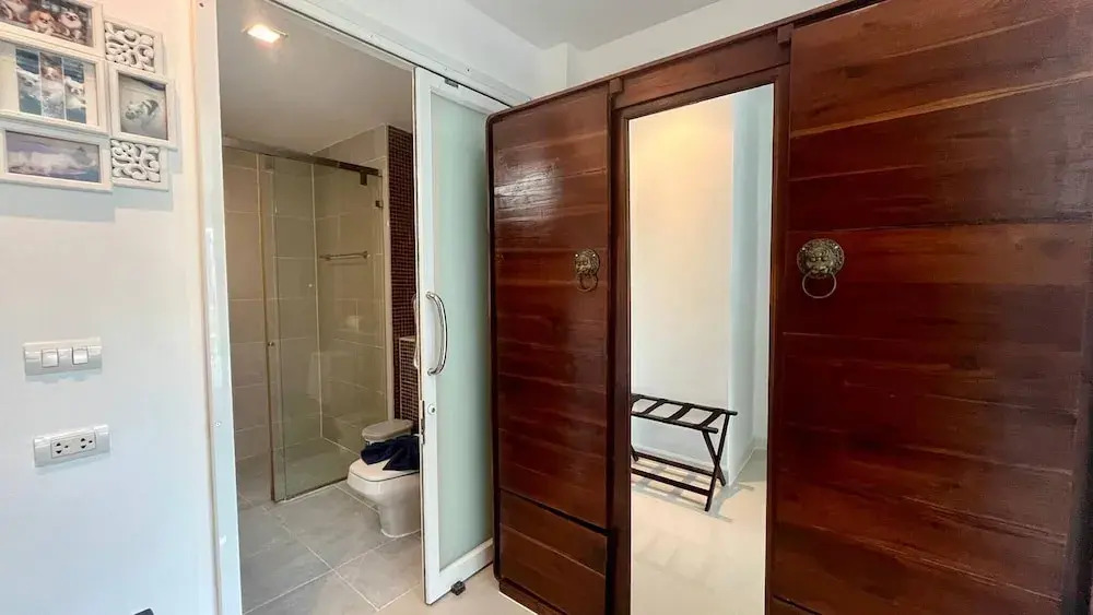 6-49 - 1 Bdr Condo With Balcony and Shared Pool