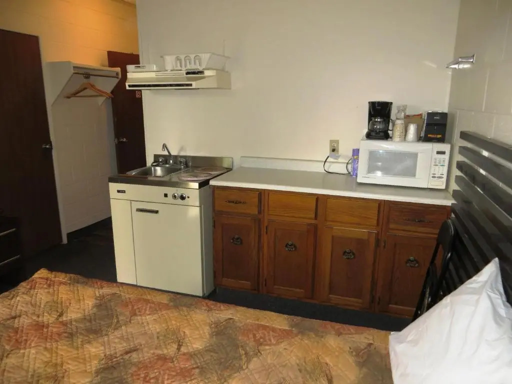 Macklin Motor Inn