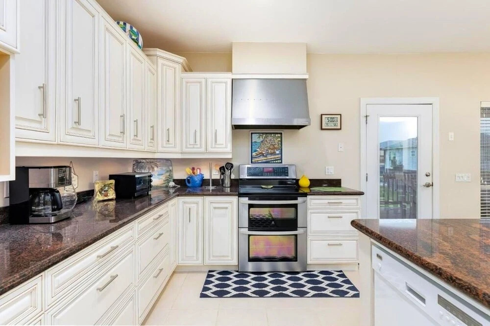 My Favorite Beach House 3 Bedroom Home by RedAwning