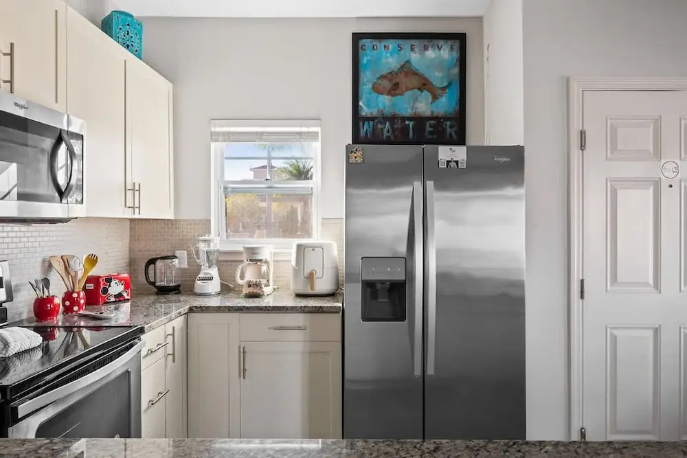 Modern Decor at West Lucaya 4 BR Wl8989