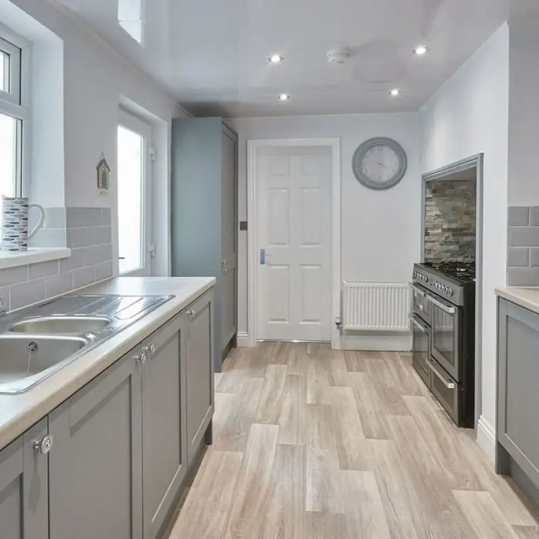 Host Stay Riftswood Ruby