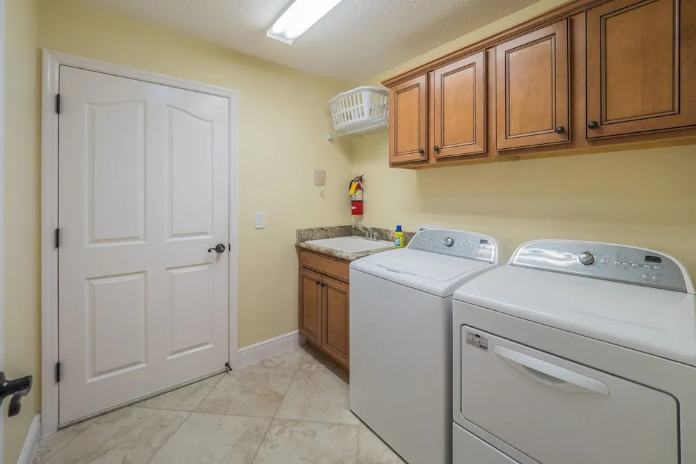 Gullberry Place 1626 by White Pelican VR