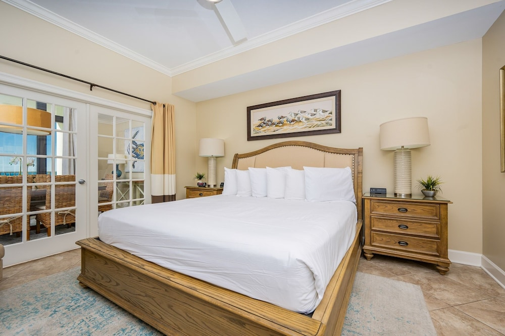 The Oasis 1702 Formerly Phoenix West Ii 1702 3 Bedroom Condo