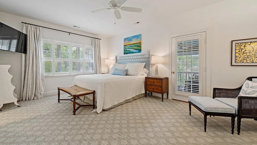 Perfect Blend Of Comfort And Modern Design For A Peaceful Retreat 3 Bedroom Villa by Peace Vacations