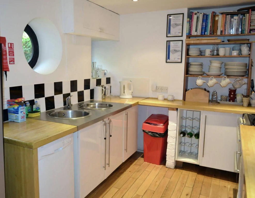Shelley Guest House