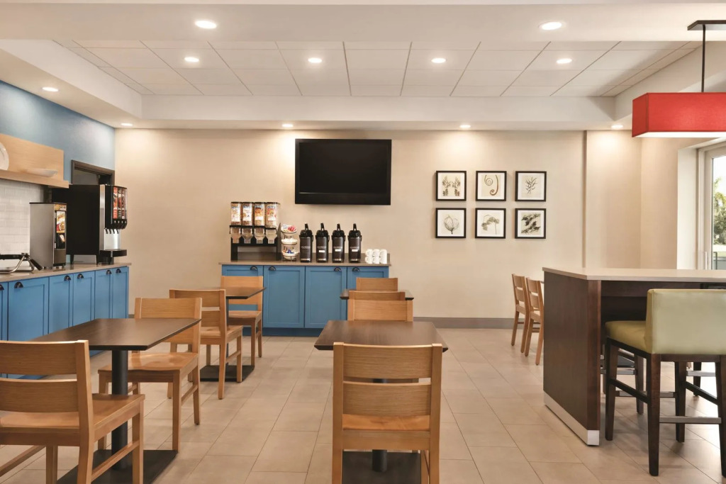Country Inn & Suites by Radisson, Bradenton-Lakewood-Ranch, FL