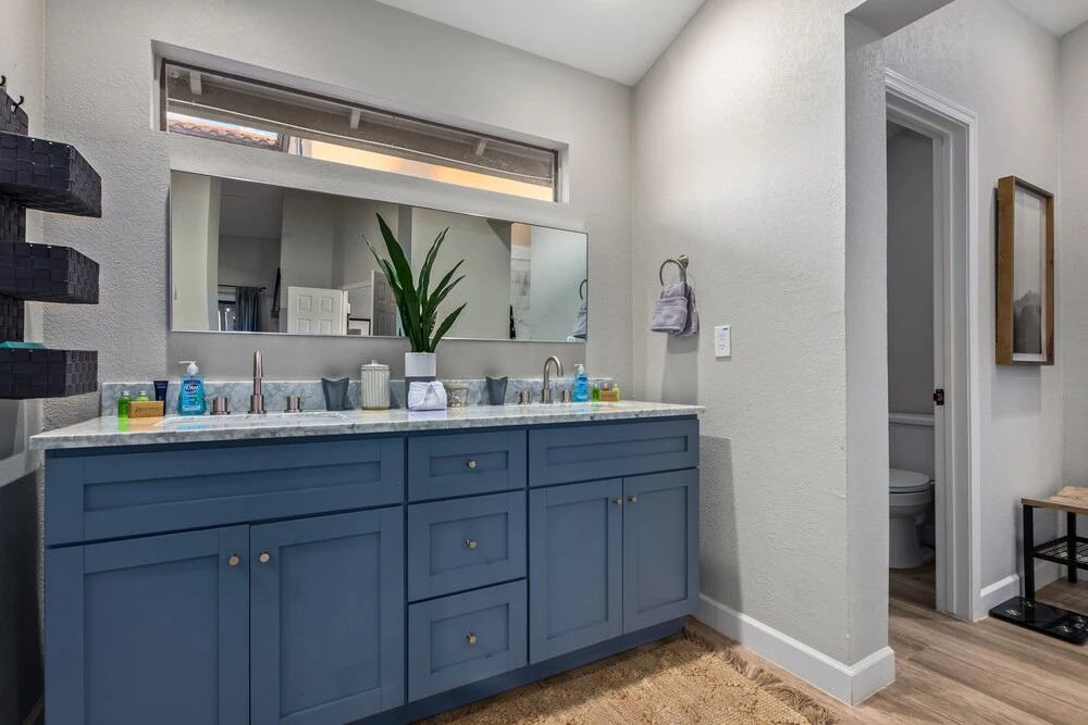 110th Scottsdale 3 Bedroom Home by RedAwning