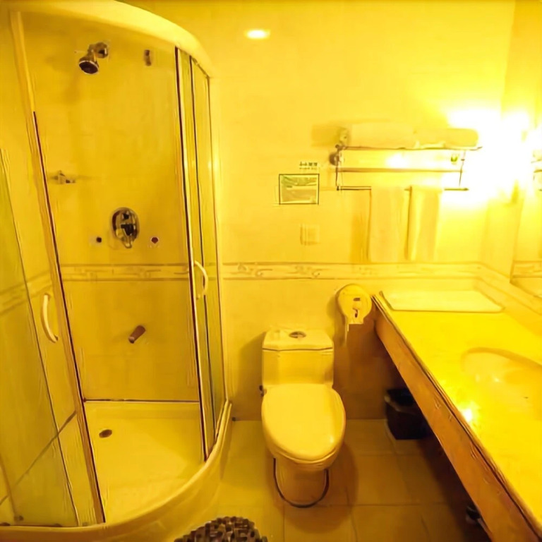 Holiday Hotel